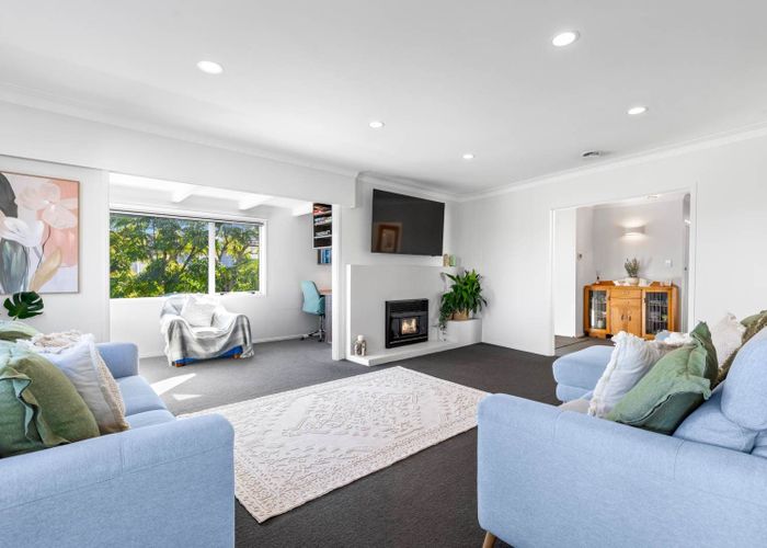  at 6 Jenner Place, Avondale, Auckland