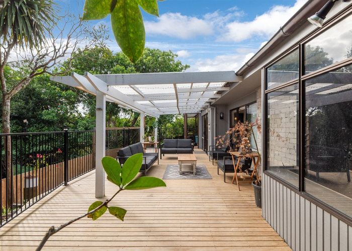  at 10 Portsea Place, Chatswood, Auckland