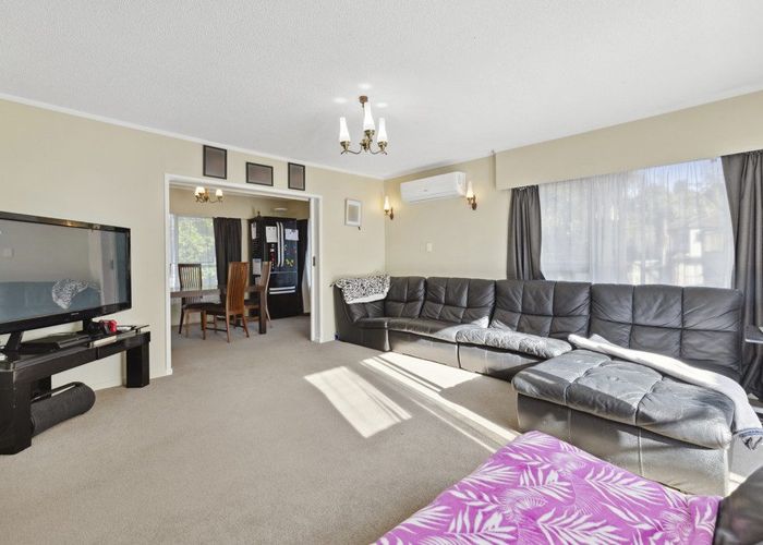  at 16 Bacot Place, Howick, Manukau City, Auckland