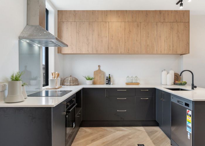  at 2/8 Bennett Road, Pakuranga, Auckland