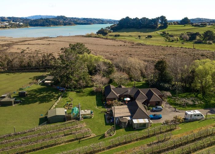  at 119 Paekakariki Hill Road, Pauatahanui, Porirua, Wellington