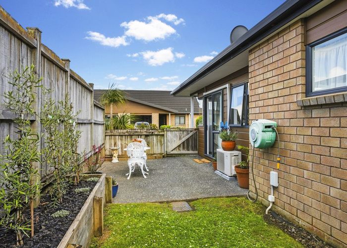  at 5/56 Larnoch Road, Henderson, Waitakere City, Auckland