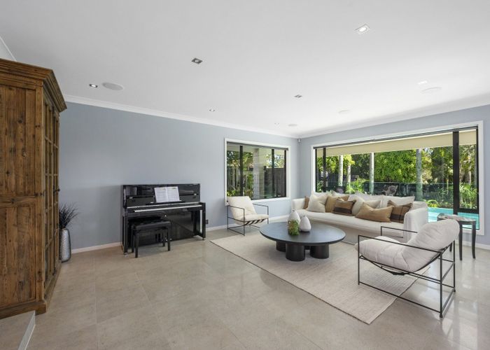  at 12A Wainoni Heights, Greenhithe, Auckland