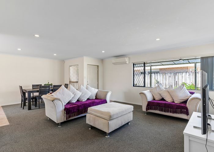  at 9 Regalwood Place, Favona, Auckland