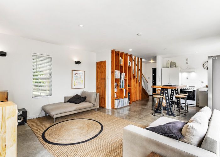  at 16 Crayford Street, Avondale, Auckland