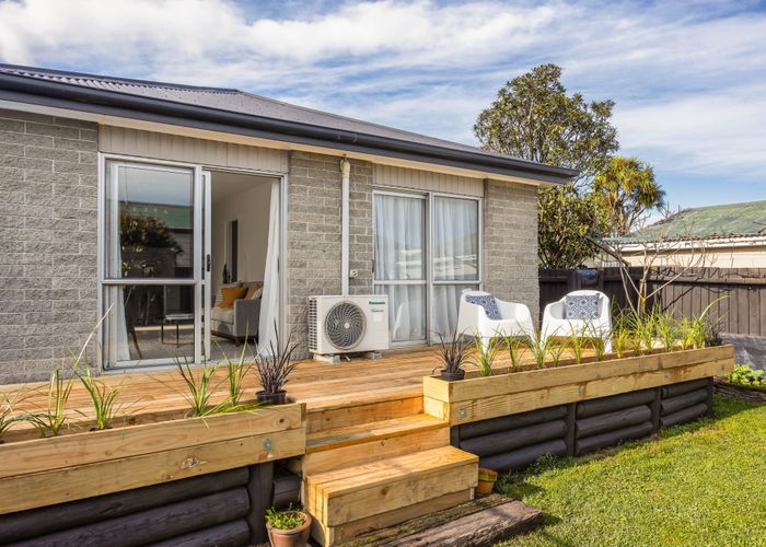  at 1/17 Frensham Crescent, Woolston, Christchurch