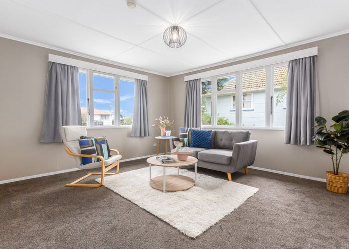  at 15 Kapiti Crescent, Titahi Bay, Porirua