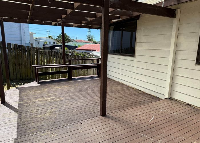  at 10 Faram Place, Massey, Waitakere City, Auckland