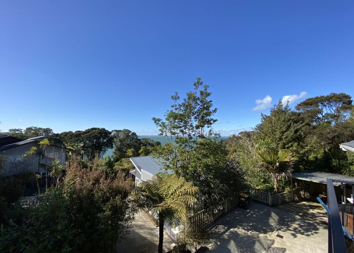  at 9 Lancewood Ave, Titirangi, Waitakere City, Auckland