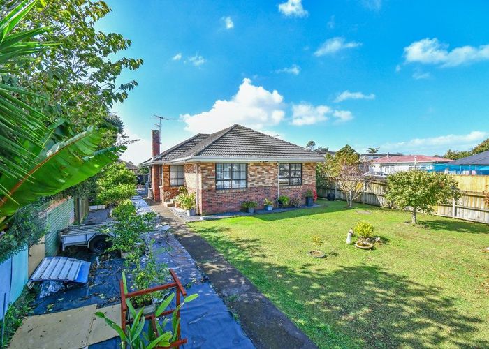  at 1 Swaffield Road, Papatoetoe, Auckland