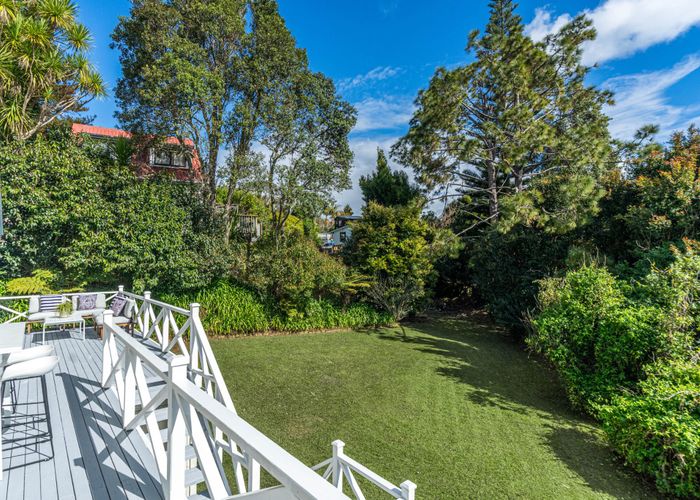  at 32 Aeroview Drive, Beach Haven, Auckland