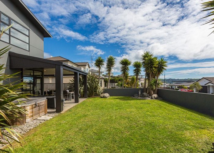  at 6 Greenstone Place, Aotea, Porirua