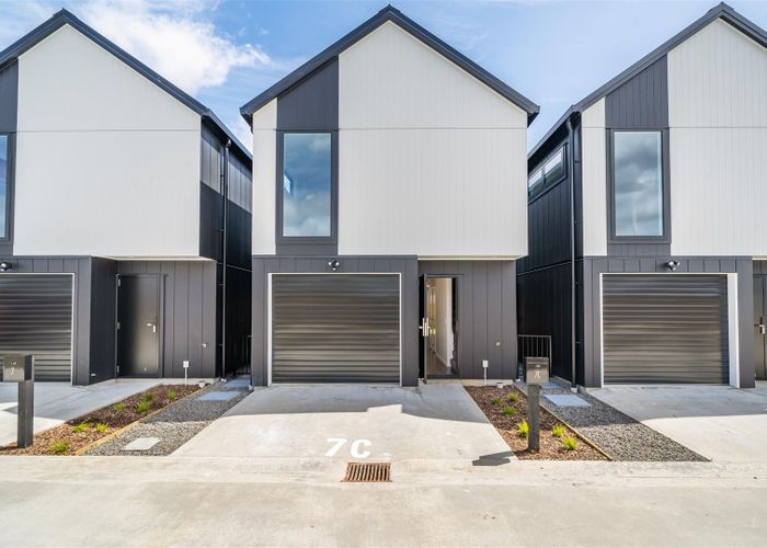  at 7c Hay Street, Ebdentown, Upper Hutt, Wellington