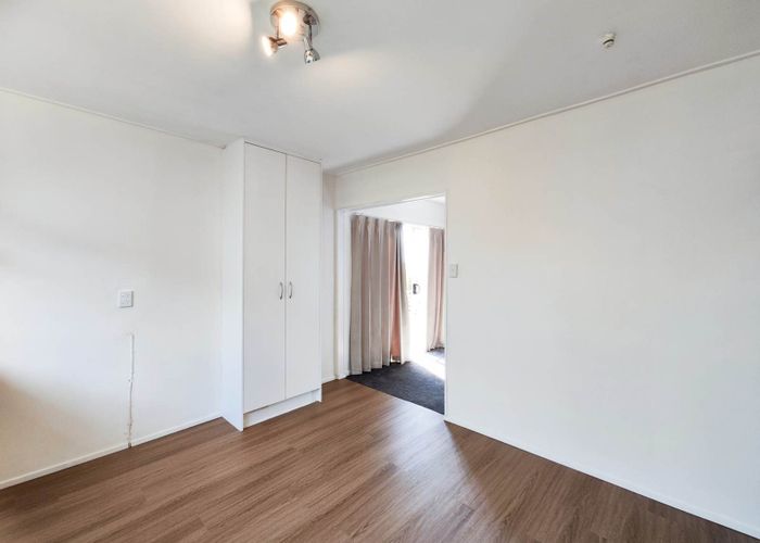  at 2/54 Nelson Street, Howick, Manukau City, Auckland