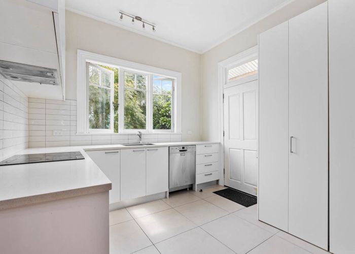  at 9 Cromwell Street, Mount Eden, Auckland City, Auckland