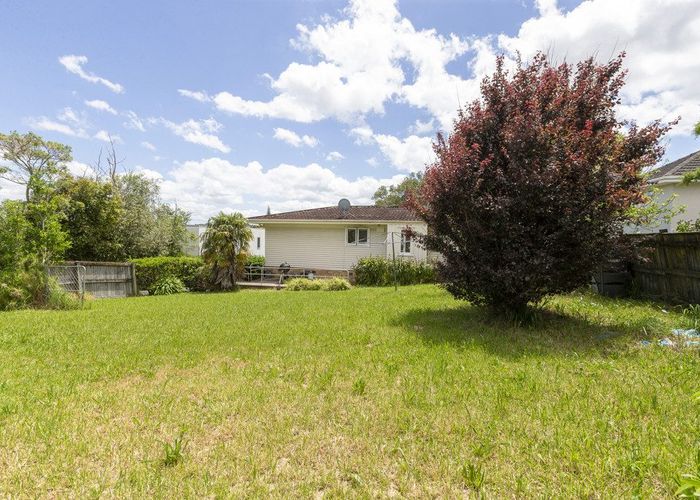  at 8 Pukerangi Crescent, Ellerslie, Auckland