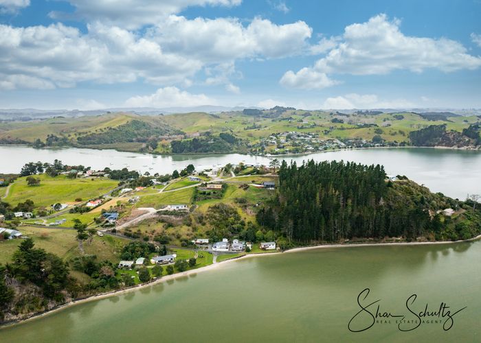  at 31 Dem Road, Pahi, Paparoa