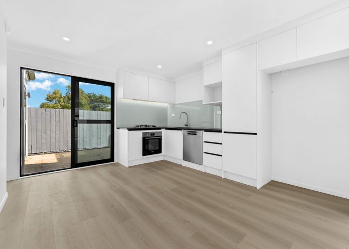  at 8 Gardiner Grove, Mangere East, Manukau City, Auckland