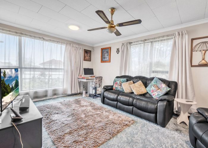  at 33 Wycola Avenue, Hei Hei, Christchurch