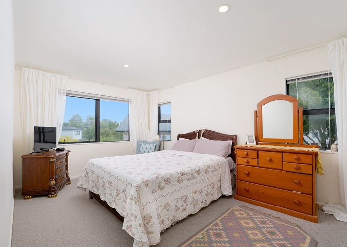  at 20 Pyramid Place, Glen Eden, Waitakere City, Auckland