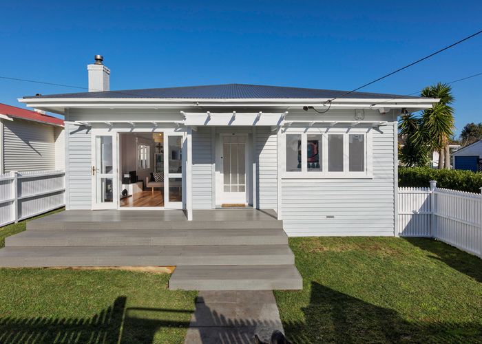  at 25 Ennismore Road, Mount Albert, Auckland