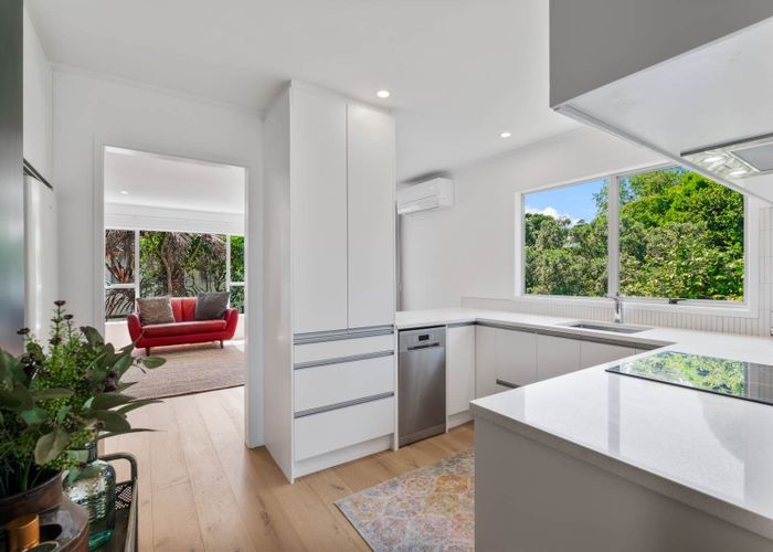  at 2/20 Scarlock Avenue, Browns Bay, North Shore City, Auckland