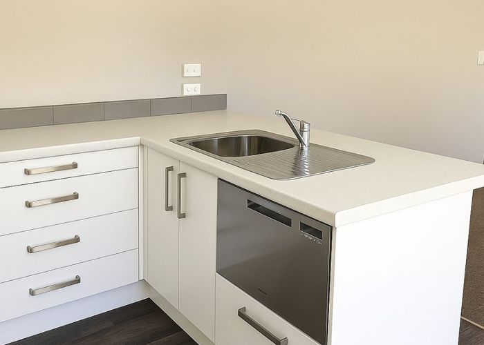  at 2/11 Jones Crescent, Melville, Hamilton, Waikato