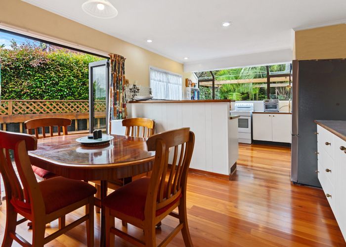  at 2/58 Glencoe Road, Browns Bay, North Shore City, Auckland