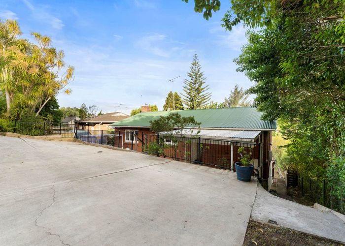  at 42 West Lynn Road, Titirangi, Waitakere City, Auckland