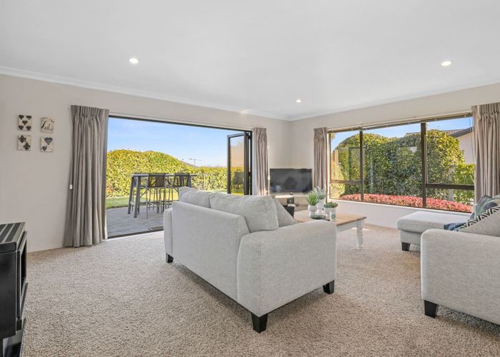  at 2/77 Harvey Street, Waipahihi, Taupō