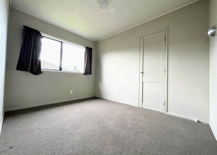  at 1/8 Senecio Place, Weymouth, Manukau City, Auckland