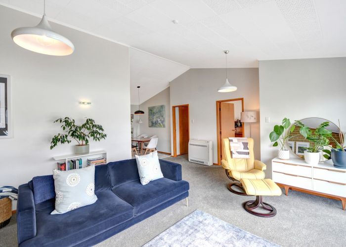 at 8 Irvine Road, The Cove, Dunedin