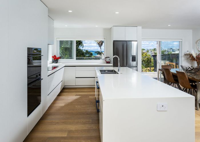  at 4/92 Churchill Road, Murrays Bay, North Shore City, Auckland
