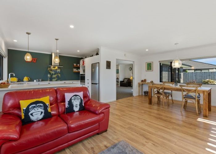  at 32 Honeyfield Drive, Whalers Gate, New Plymouth, Taranaki