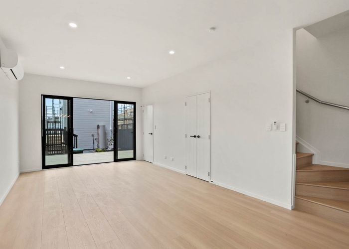  at 4 Toetoe Street, Westgate, Waitakere City, Auckland