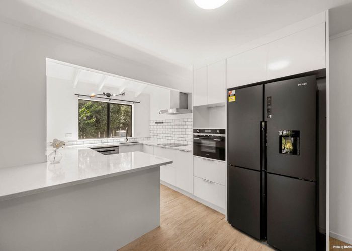  at 2/16 Moxham Grove, Massey, Waitakere City, Auckland