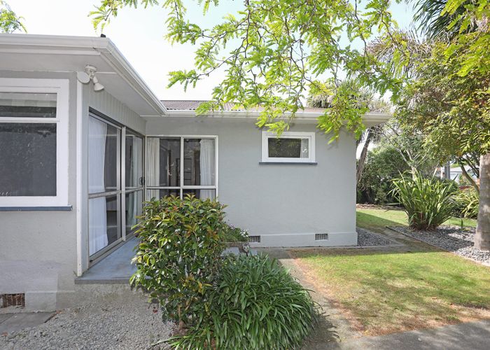  at 8 Nairn Crescent, Awapuni, Palmerston North, Manawatu / Whanganui