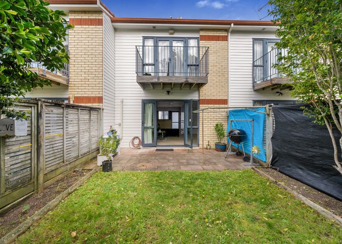  at 20/3 Ambrico Place, New Lynn, Waitakere City, Auckland