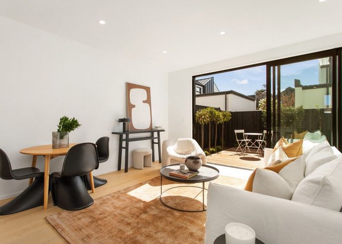 at 2/37 Repton Street, Merivale, Christchurch