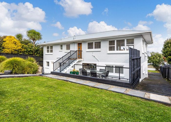  at 121 Wallace Road, Mangere Bridge, Auckland