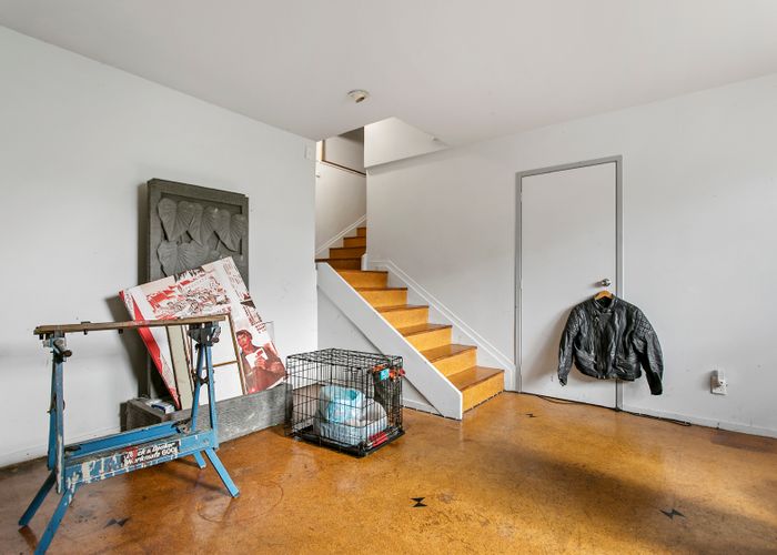  at 68 Mountain Road, Henderson Valley, Auckland