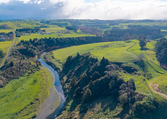  at 581 Maunga Road, Dannevirke, Tararua, Manawatu / Whanganui