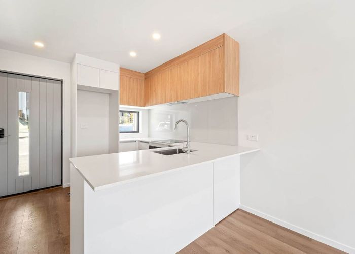  at 82 Selo Street, Glen Eden, Auckland