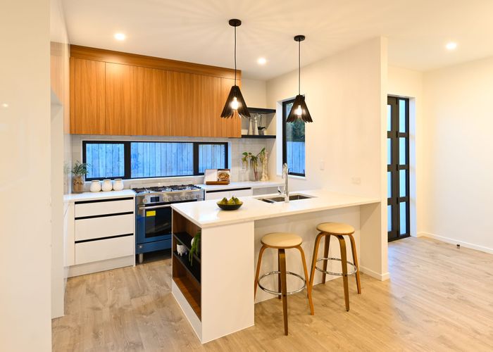  at 4B Ropata Avenue, Point England, Auckland