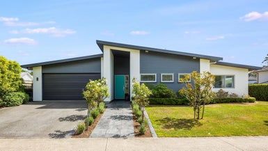  at 52 Resolution Drive, Whitby, Porirua