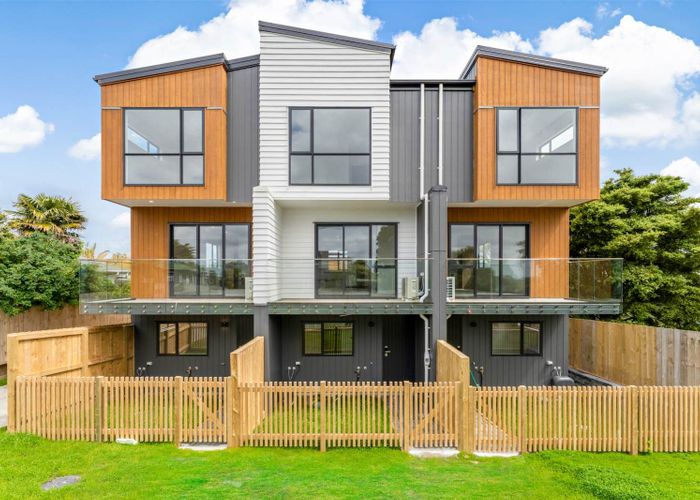  at 1-3/300 Great North Road, Henderson, Waitakere City, Auckland