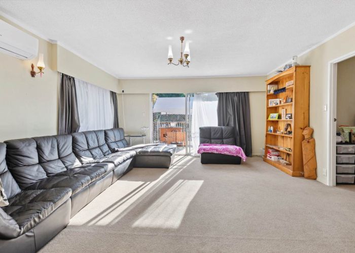  at 16  Bacot Place, Howick, Manukau City, Auckland