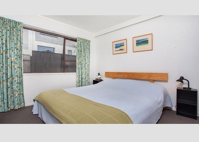  at 2/15 Athens Road, Onehunga, Auckland