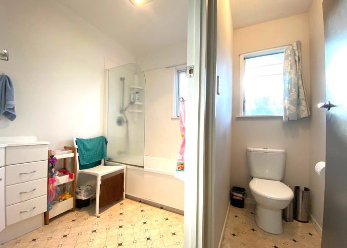  at 61 Bentley Avenue, Glenfield, North Shore City, Auckland