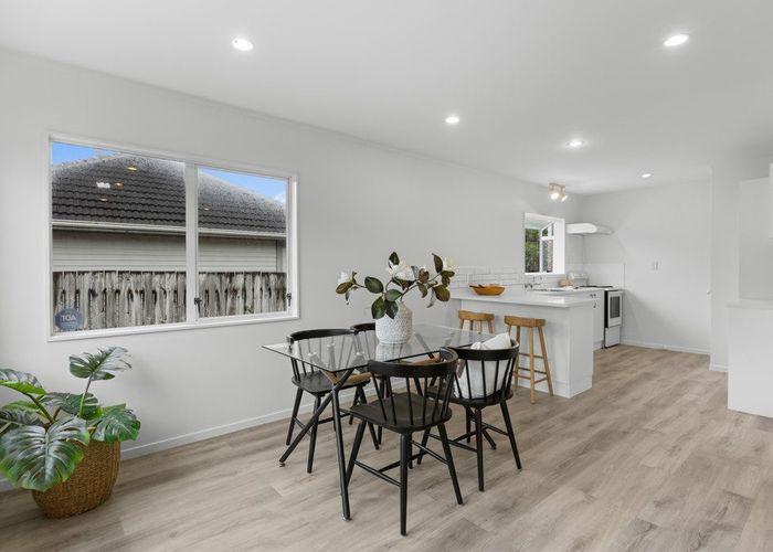  at 2/4 Shamrock Lane, Te Atatu Peninsula, Waitakere City, Auckland